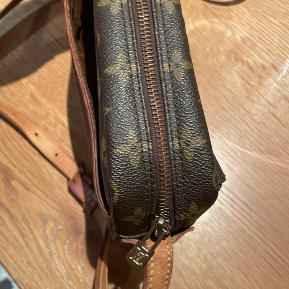 Louis Vuitton Jeune Fille MM - Picture 8 of 16